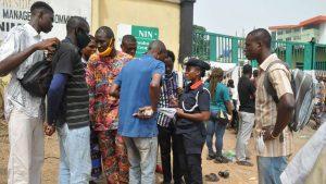 Read more about the article Chaos, extortion return to NIN-registration centres ahead of deadline