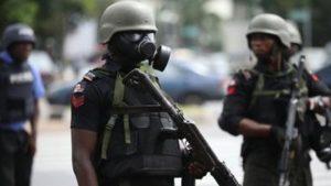 Read more about the article Police officer killed as gunmen raze Imo police station