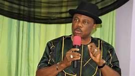 Read more about the article Anambra Violence: Gunmen attack APGA rally, hold Gov Obiano’s convoy hostage