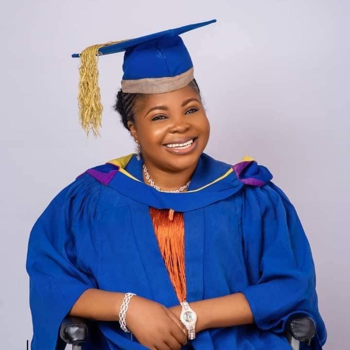 You are currently viewing How lady defied road accident to bag degree after 14 years