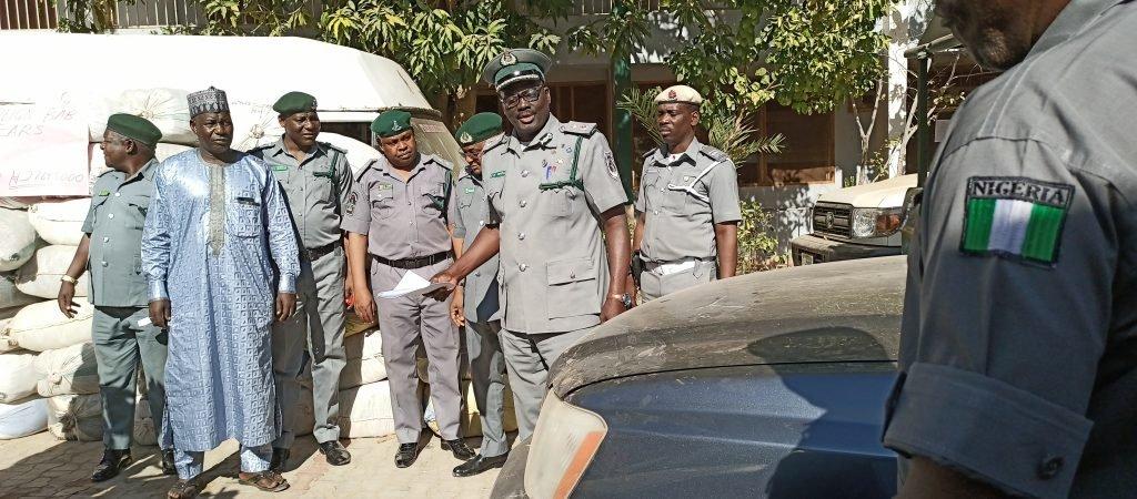 You are currently viewing Customs intercept car loaded with weapons, jackknives, N176.453m in Katsina