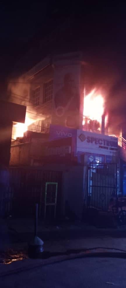 You are currently viewing Fire razes Lagos Computer Village