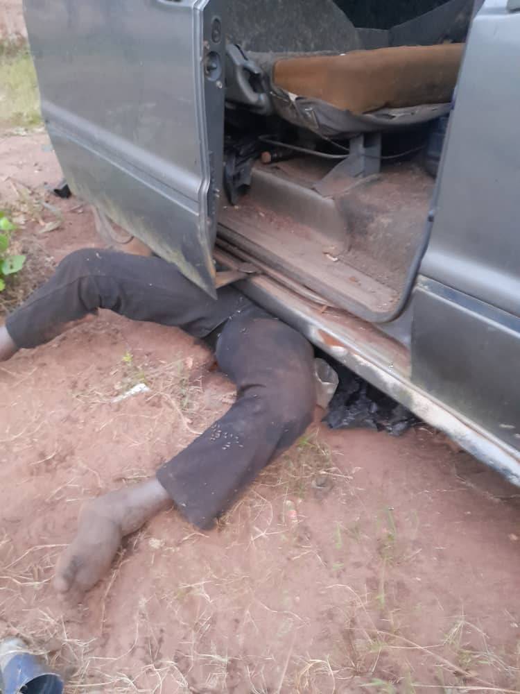 You are currently viewing Suspected thief found dead under vehicle at Ogun mechanic workshop