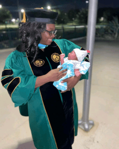 Read more about the article Nigerian Lady Who Had COVID-19 During Pregnancy Welcomes Baby, Bags PhD