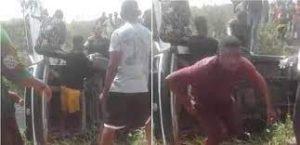 Read more about the article Loaded passenger bus plunges into canal in Lagos