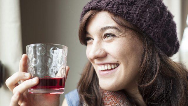 You are currently viewing The Best Drink if You Have High Cholesterol, According to a Dietitian