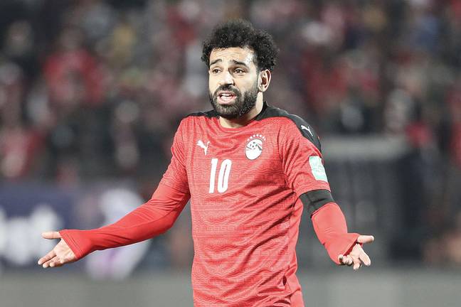 You are currently viewing Mohamed Salah won’t get the contract he deserves because he’s African – Diouf