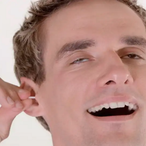 Six reasons you shouldn’t clean earwax with cotton buds
