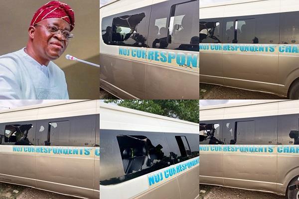 You are currently viewing  Many injured as thugs attack Oyetola’s campaign train