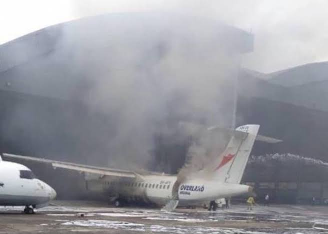 You are currently viewing Overland aircraft pilot declares emergency as engine catches fire midair