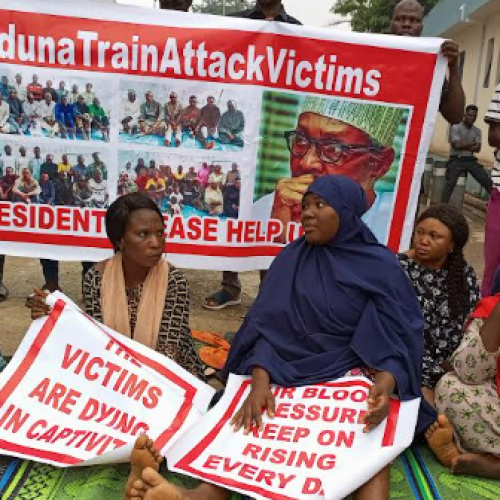 Breaking: Train victims’ families protest at transportation ministry