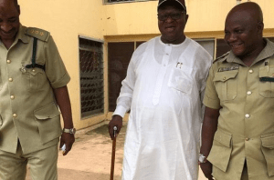Read more about the article Just in: Former Plateau Governor, Dariye leaves prison