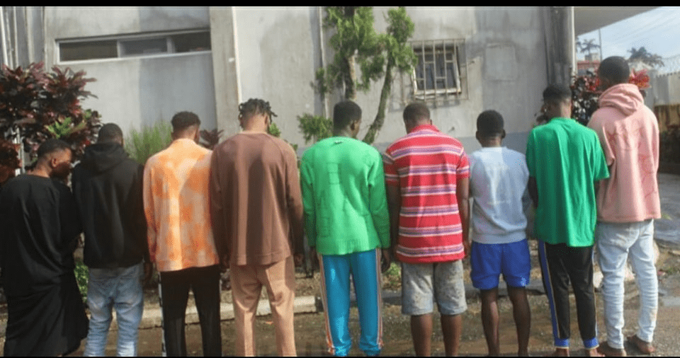 You are currently viewing EFCC arrests two ‘Yahoo’ schools owners, seven others
