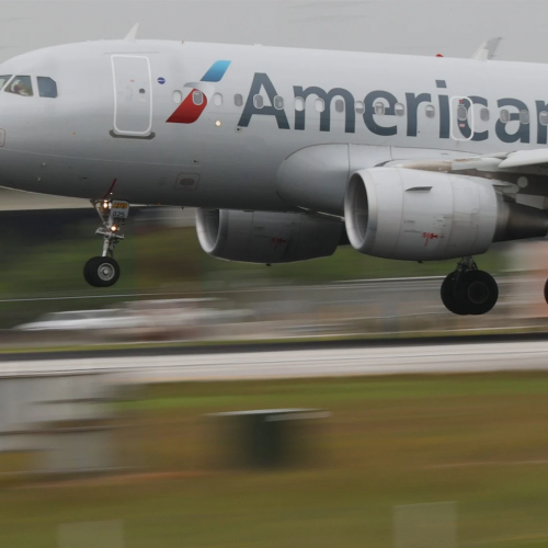 How the smell from a passenger’s bag forced American Airlines to make an emergency landing