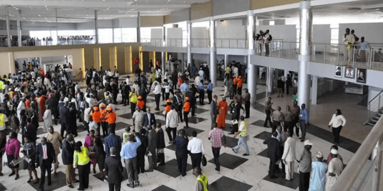 You are currently viewing NAHCO withdraws suit against striking workers as Air Peace loses N500 million