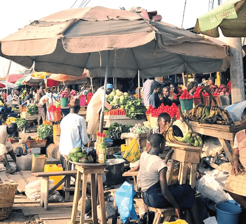 Read more about the article Petty traders count losses as naira scarcity bites harder