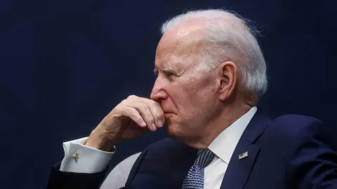 You are currently viewing Biden issues first veto on retirement investment resolution