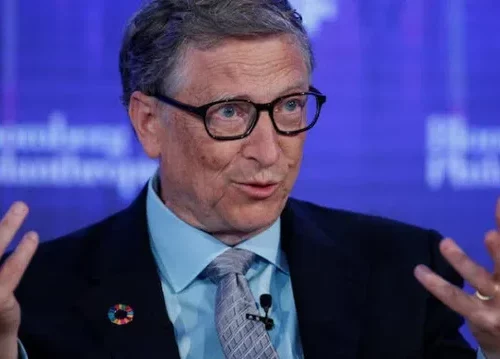 Read more about the article Billionaire globalist Bill Gates has predicted that all school teachers will soon be replaced with Artificial Intelligence (AI) robots, who he says are far better equipped to each children than humans.