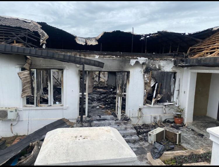 You are currently viewing PHOTOS: How Fire Gutted Ooni Of Ife’s Palace