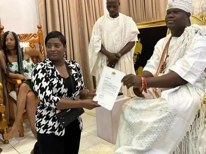 You are currently viewing Ooni Hosts, Renames Americans With Ile-Ife Root