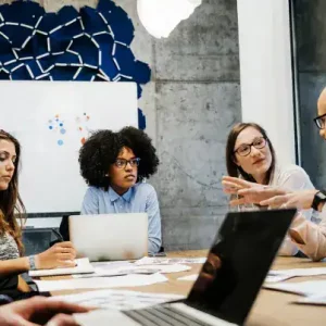 104308913 Office workers