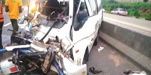 You are currently viewing Four die as SUV rams into truck on Lagos-Ibadan expressway