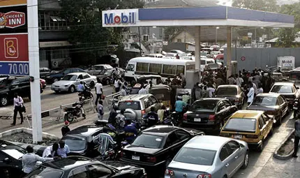 You are currently viewing Petrol price jumps to N350/ltr as queues return