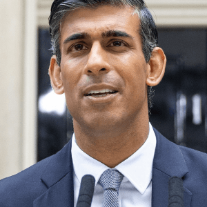 Japa: Nigerian dependants in UK outnumber students – Analysis 2 Sunak 1