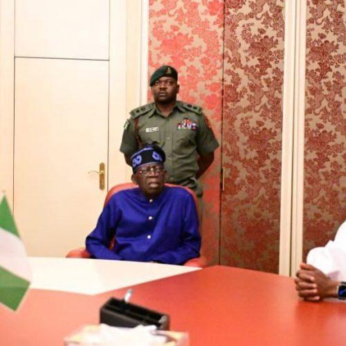Read more about the article JUST IN: Tinubu meets NNPC chairman Kyari and CBN governor Emefiele as he resumes work at Aso Villa office