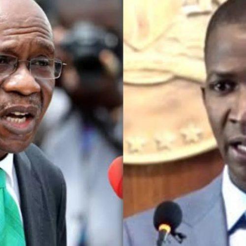 Read more about the article Naira redesign scam: Detained CBN governor, Emefiele, implicates suspended EFCC boss, Bawa