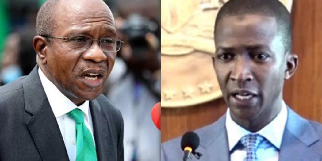You are currently viewing Naira redesign scam: Detained CBN governor, Emefiele, implicates suspended EFCC boss, Bawa