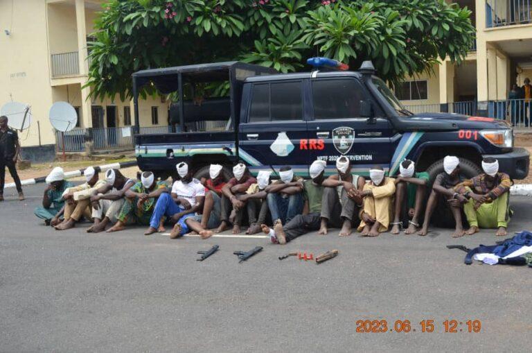 You are currently viewing Police arrest eight bank robbers, eight others in Ekiti