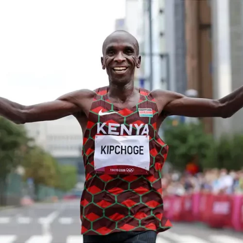 Read more about the article Kenyan legend Kipchoge sets sights on Olympic marathon treble