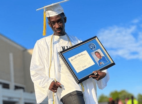 Read more about the article Pasuma’s Son Graduates As ‘Best Student’ In US School