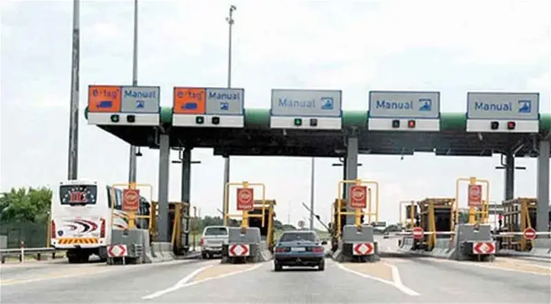 You are currently viewing FG okays re-opening of Some border for vehicle importation