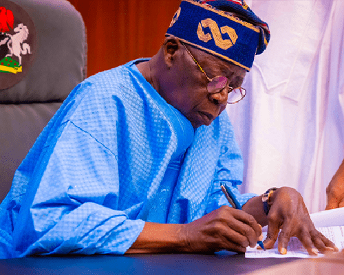Read more about the article Tinubu Was Born Ready For This Job: Citizens Applaud As CBN Lifts cash Deposit Restrictions On Dom Accounts 
