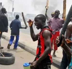 hoodlums cause violence at Fadeyi