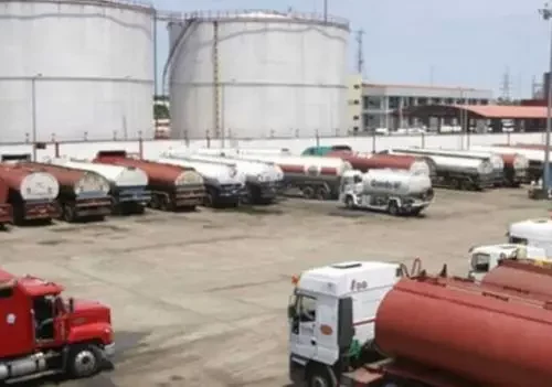 Read more about the article Subsidy: Oil marketers plan petrol import as CBN floats forex