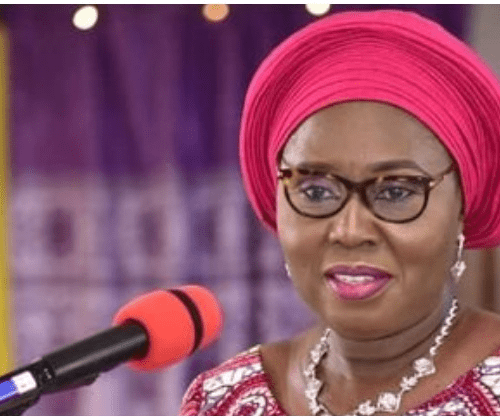 Read more about the article Ondo First Lady empowers 350 schoolgirls with IT skills