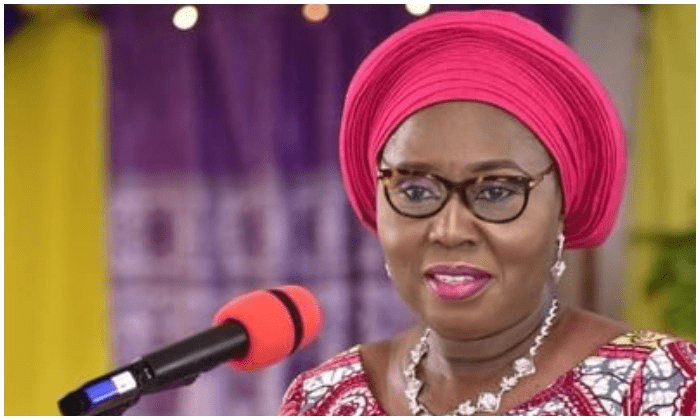 You are currently viewing Ondo First Lady empowers 350 schoolgirls with IT skills