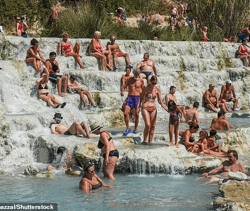 Read more about the article Italy on red alert for third killer heatwave, Cities warn people to stay out of the sun as temperatures hit 40 degrees