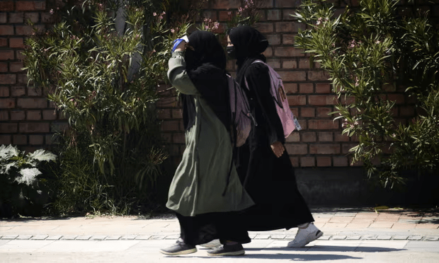 You are currently viewing France to ban girls from wearing abayas in state schools