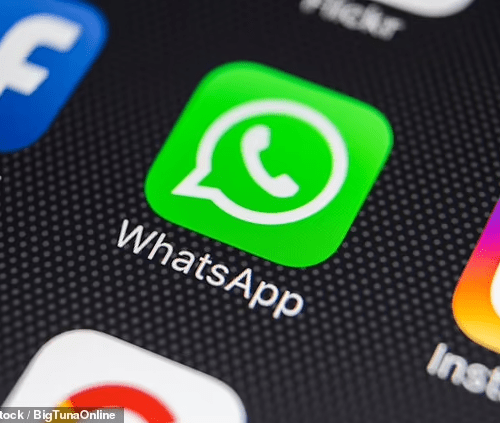 Read more about the article Huge WhatsApp update offers Apple users a new way to message their friends