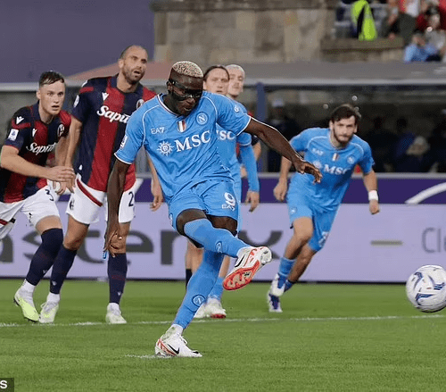 Read more about the article Victor Osimhen falls out with Manager, mocked by his own club, may leave Napoli as offers flood in