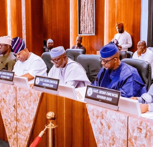 Read more about the article Economic crisis: States borrow N46bn from banks to pay salaries