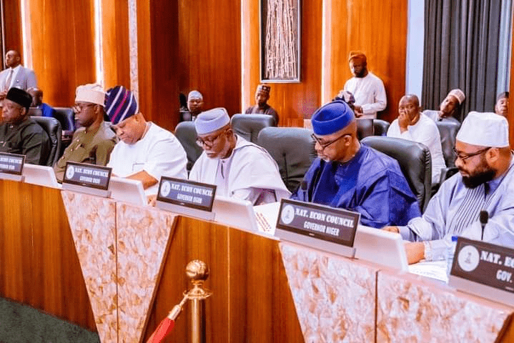 You are currently viewing Economic crisis: States borrow N46bn from banks to pay salaries