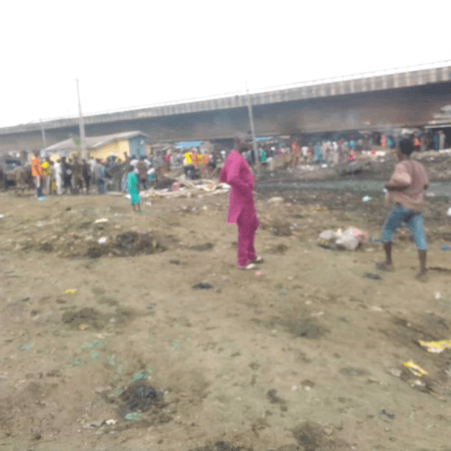 Read more about the article Ogun begins demolition of illegal structures along Lagos-Ibadan highway