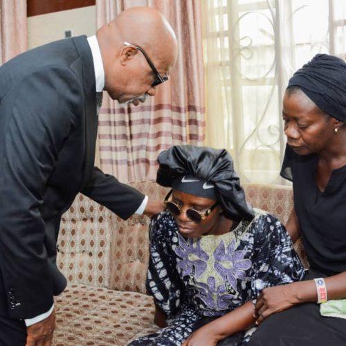 Read more about the article Abiodun Visits Home Of Slain Director, Promises Full Responsibility For Wife, Children…says perpetrators’ll be fished out, dealt with