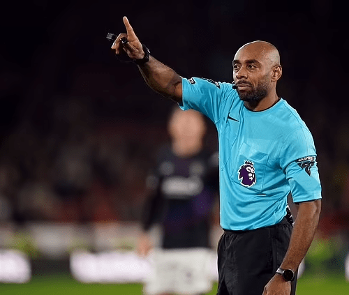 Read more about the article Fans hail Sam Allison after he became the first black referee to officiate a Premier League game since 2008