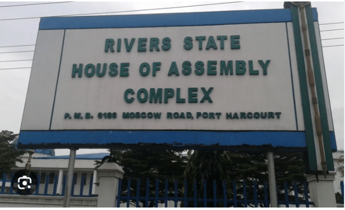 You are currently viewing Breaking: 27 pro-Wike lawmakers decamp to APC